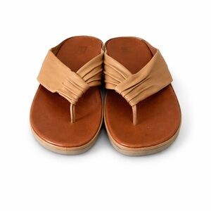 FitFlop Twiss Leather Sandals Tan Wedge Comfort Flip Flop Size 10